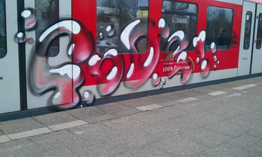 Graffiti Train in Hamburg - Photo by king - code