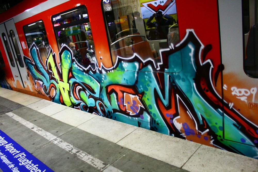 Graffiti Train in Hamburg - Photo by king - yazem