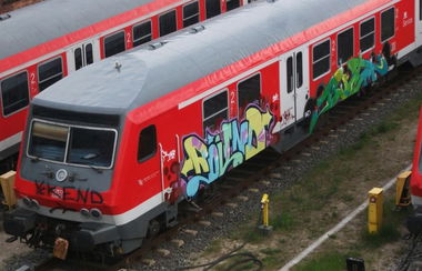 Graffiti Train in Kiel - Photo by king - round, bust