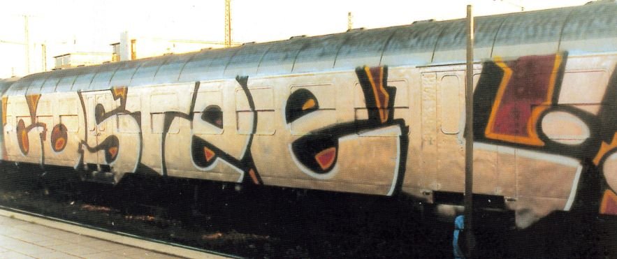 Graffiti Train in Hamburg - Photo by king - cos