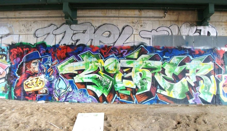 Graffiti Wall in Kiel - Photo by king - ziger