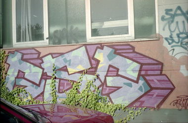 Graffiti Bombing - Photo by king - gsg, dry