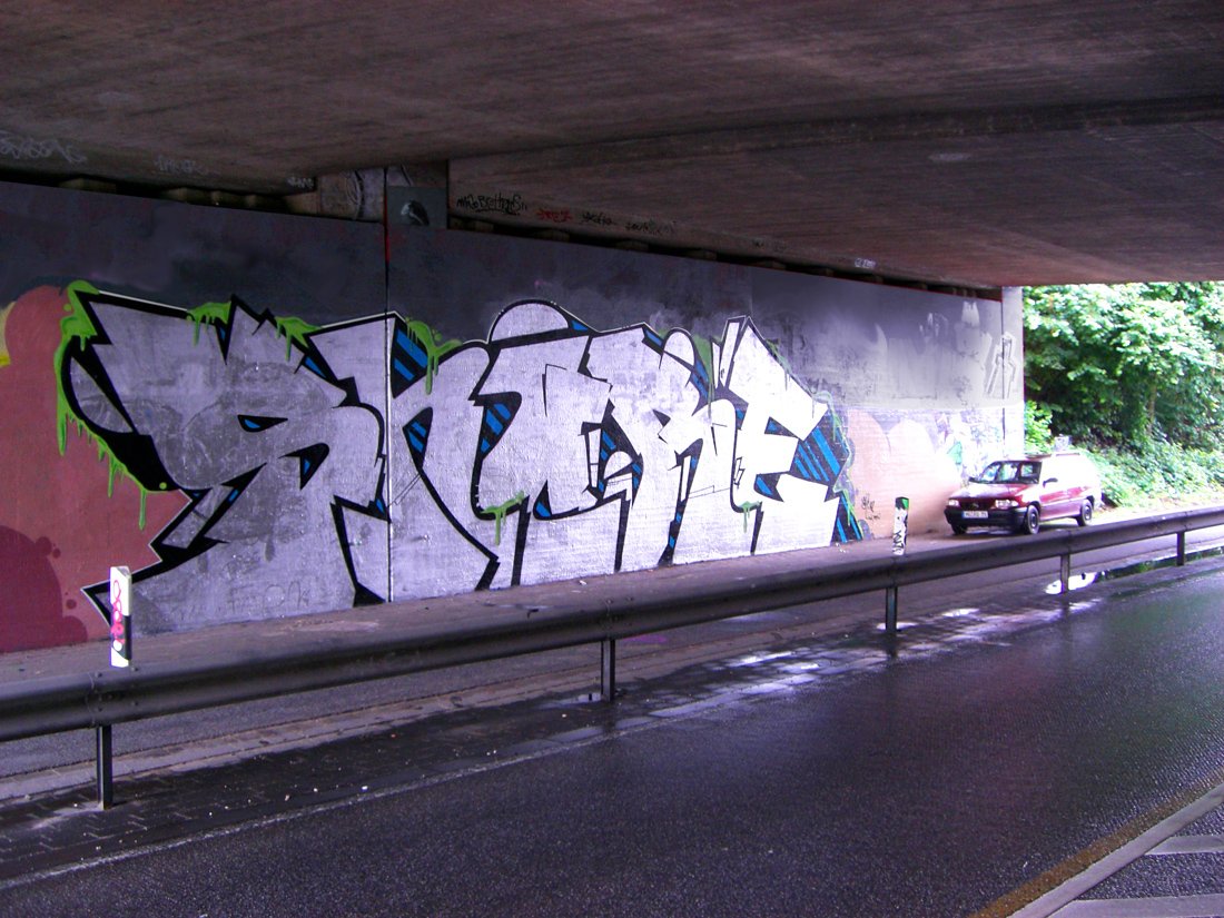 Graffiti Wall - Photo by king - shore