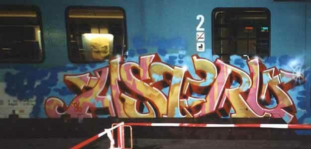 Graffiti Train - Photo by king - astro