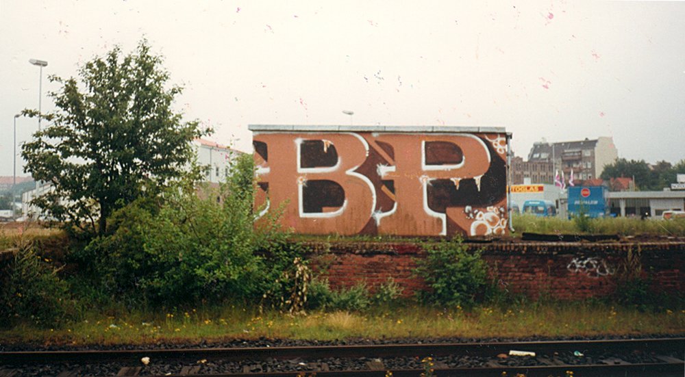 Graffiti Wall - Photo by king - bp