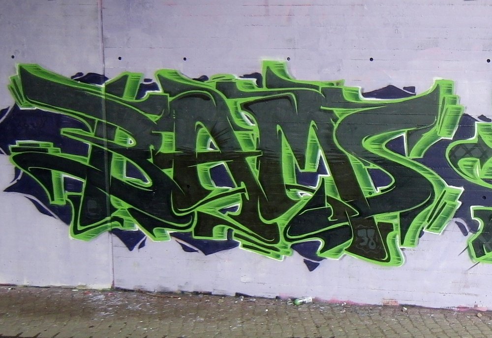 Graffiti Wall - Photo by king - bams