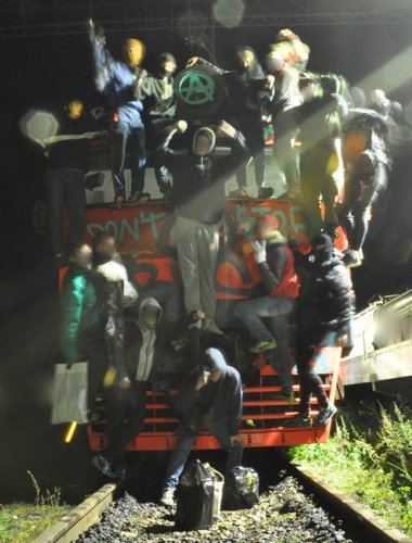 Graffiti Train - Photo by king - do, not, stop