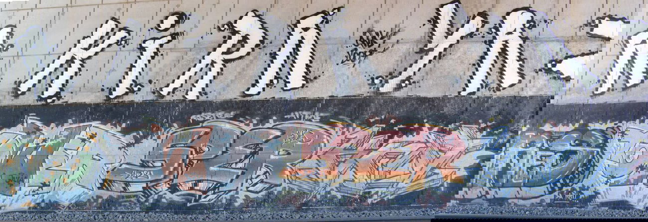 Graffiti Wall - Photo by king - pares, tower, sper