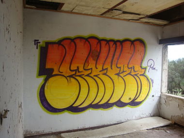 Graffiti Wall - Photo by king - yakuza