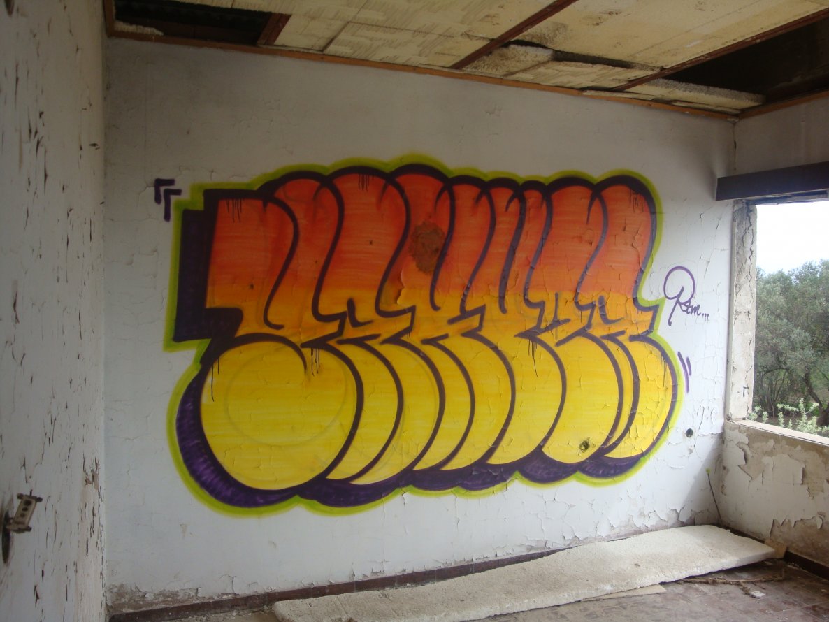 Graffiti Wall - Photo by king - yakuza