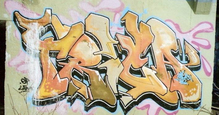 Graffiti Wall - Photo by king - trica