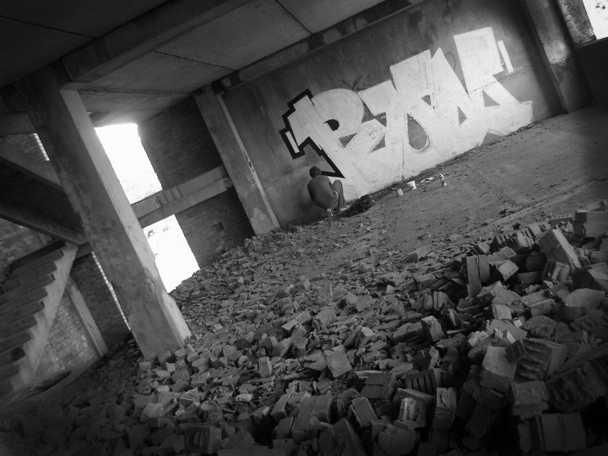 Graffiti Wall - Photo by king - rom