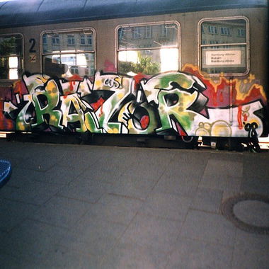 Graffiti Train - Photo by king - razor
