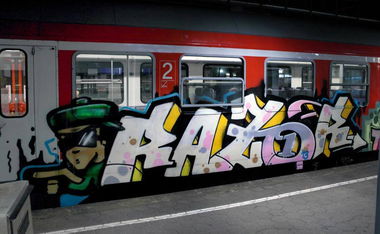 Graffiti Train - Photo by king - razor