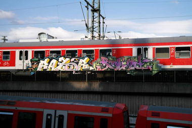 Graffiti Train - Photo by king - razor, round