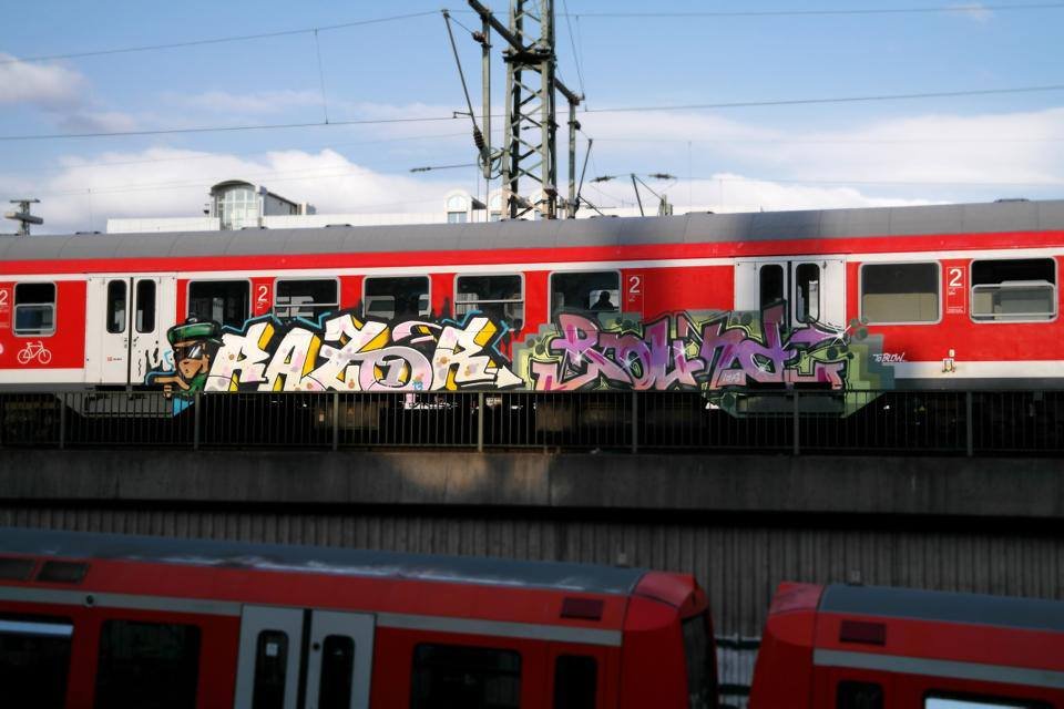 Graffiti Train - Photo by king - razor, round