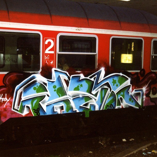 Graffiti Train - Photo by king - razor