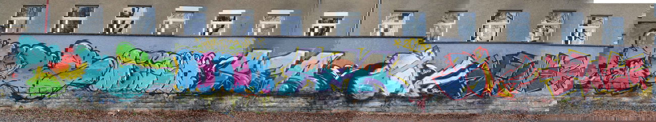 Graffiti Wall in Jena - Photo by kingkong - Toes, pome, ser (2014)