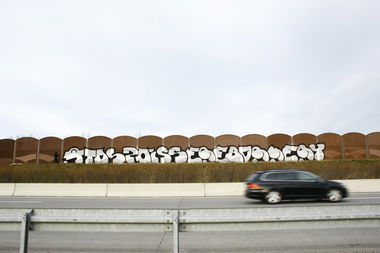 Graffiti Bombing in Gera - Photo by kingkong - Atos, Zois, Ser (2013)