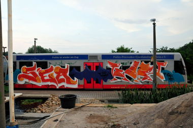 Graffiti Train - Photo by kingkong - ser, käry, org