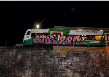 Graffiti Train - Photo by kingkong - atos, ser