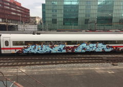 Graffiti Train in Basel - Photo by kingkong - slime, ser