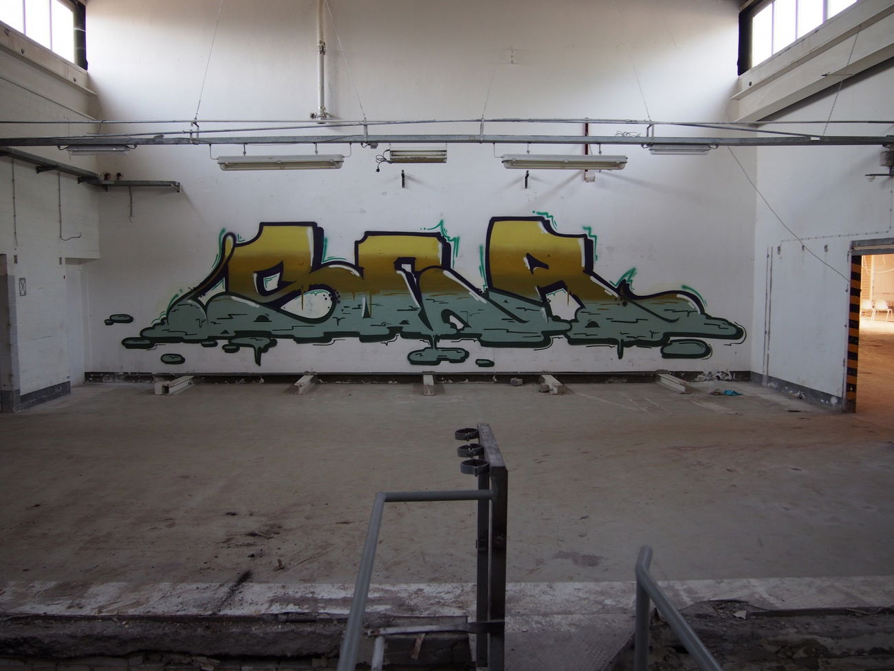 Graffiti Wall - Photo by kingkong - ser