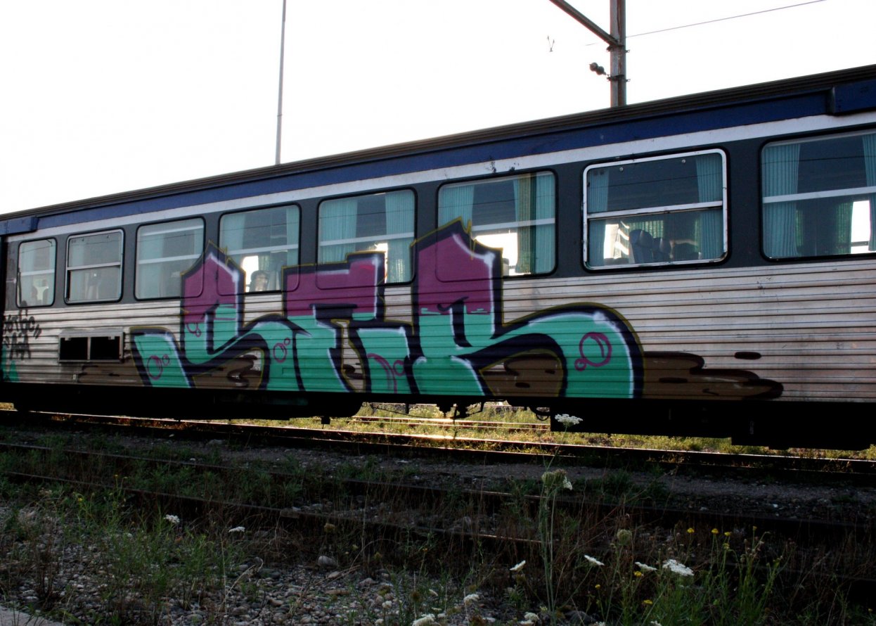 Graffiti Train - Photo by kingkong