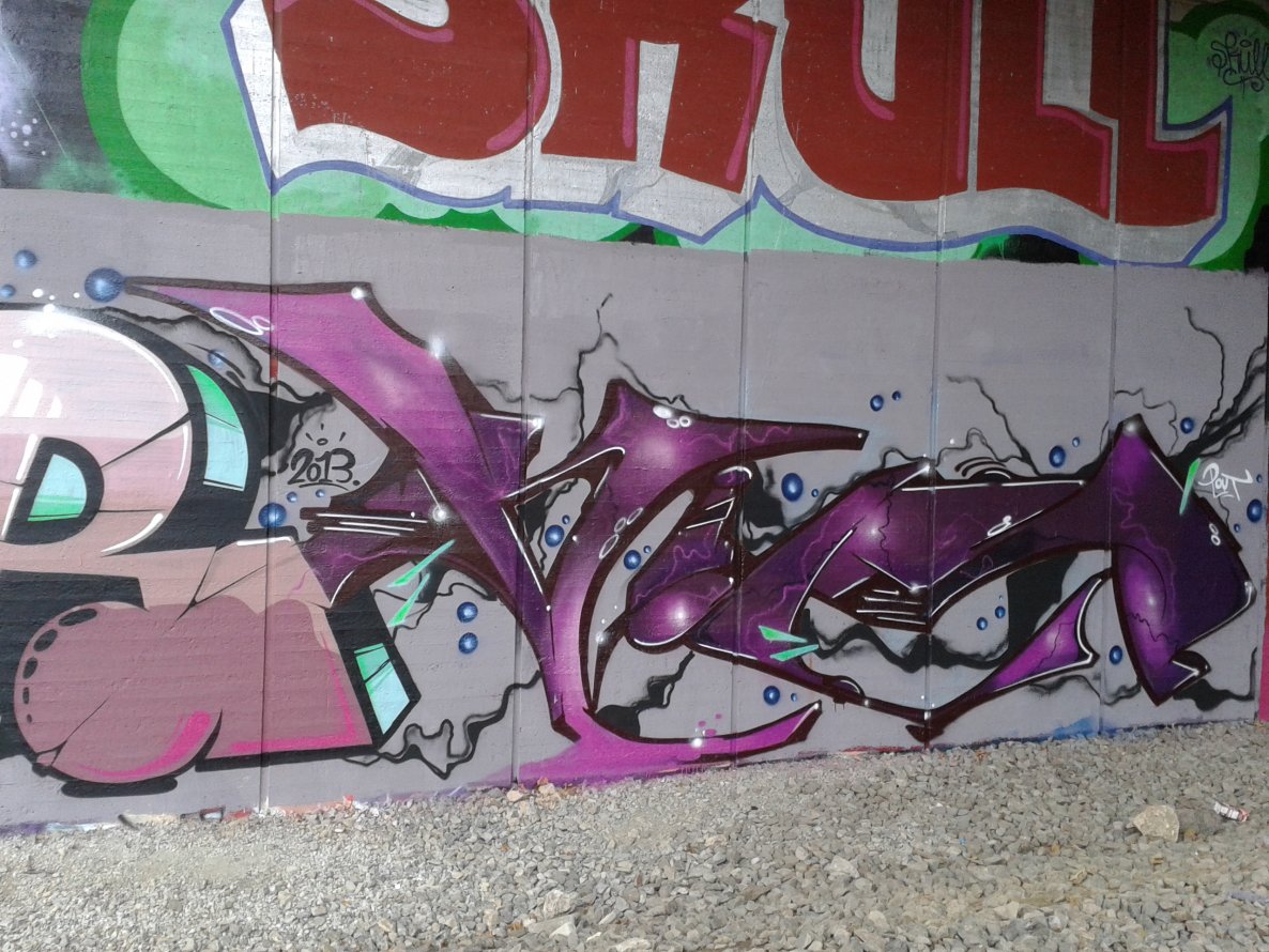 Graffiti Wall - Photo by kiss81 - kiss81