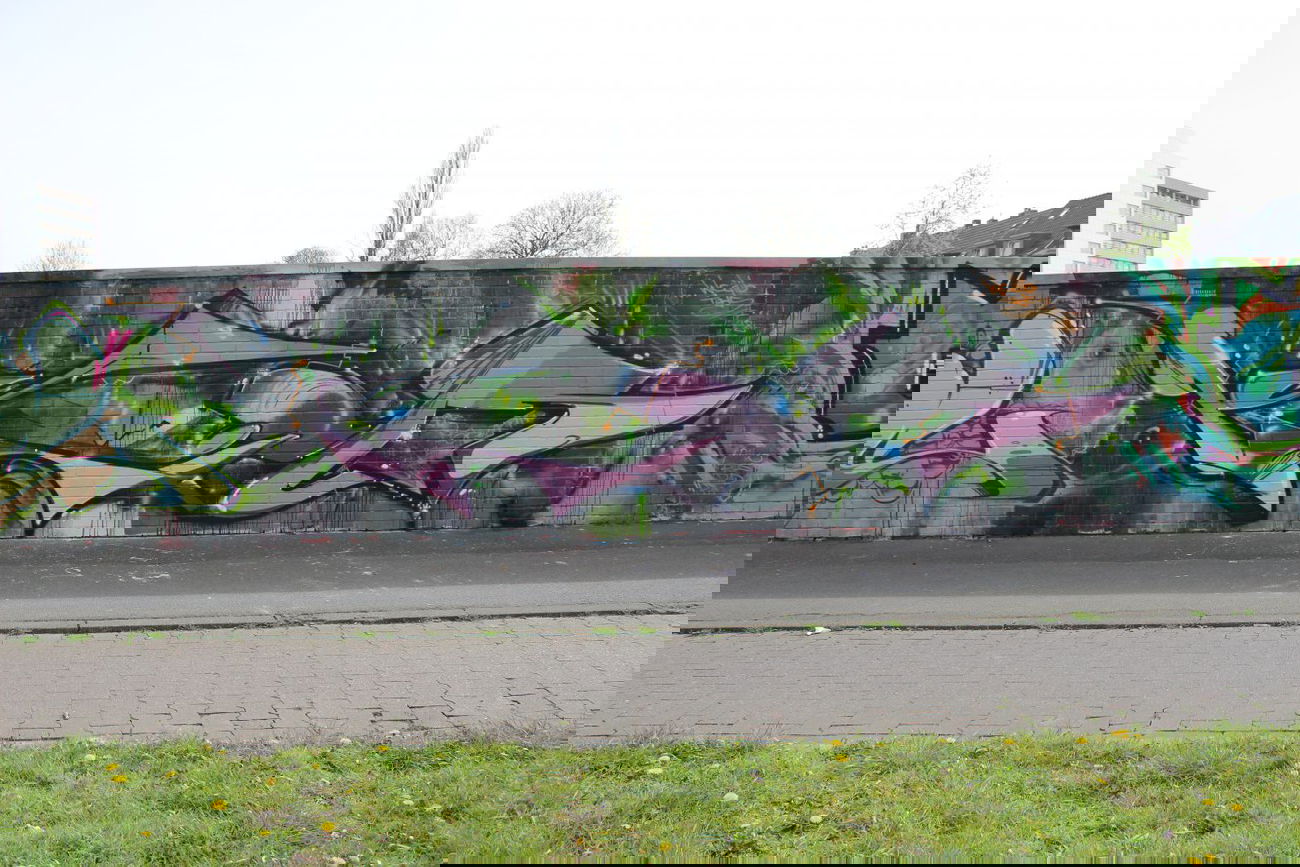 Graffiti Wall - Photo by kiss81