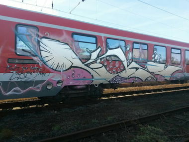 Graffiti Train - Photo by kiss81 - kiss81