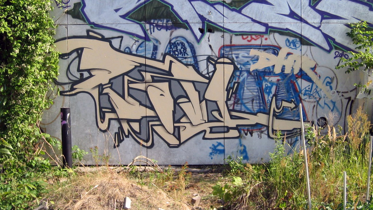Graffiti Wall - Photo by kleenapunka