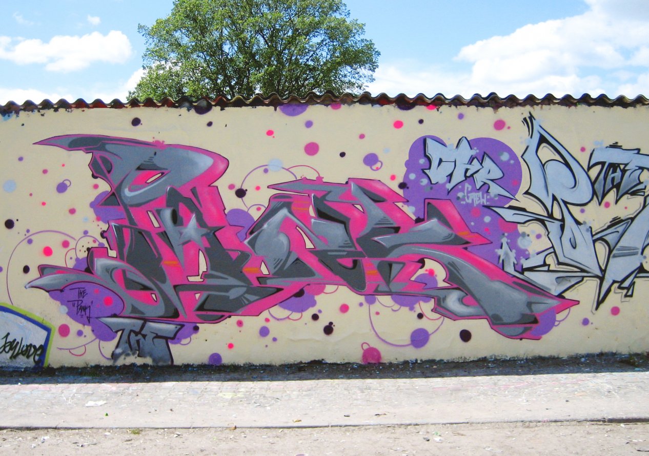 Graffiti Wall - Photo by kleenapunka