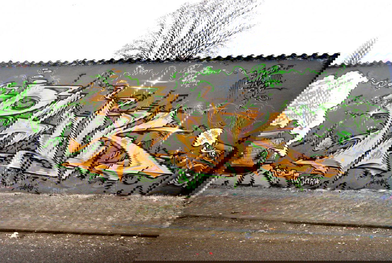 Graffiti Wall - Photo by kleenapunka