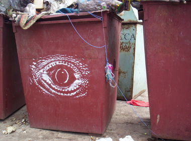 Graffiti Street Art - Photo by kloy (2013)