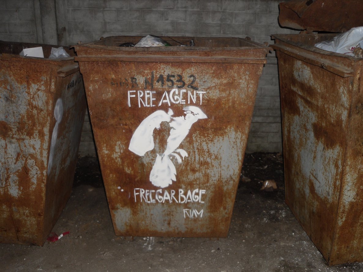 Graffiti Street Art - Photo by kloy (2013)