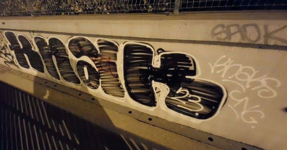 Graffiti Wall - Photo by knakz (2023)