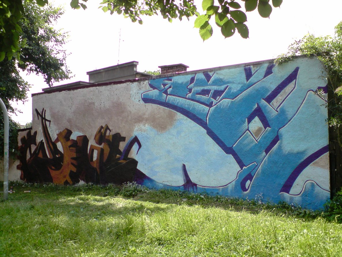Graffiti Wall in Tarnow - Photo by koal - koal, koalone, na5e (2009)