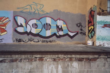 Graffiti Bombing - Photo by koal