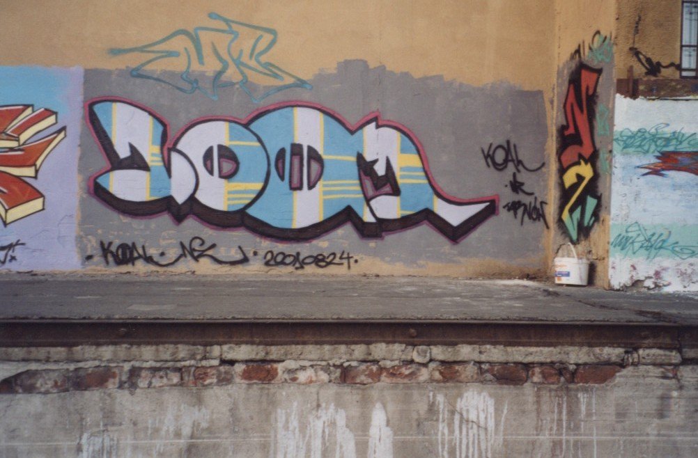 Graffiti Bombing - Photo by koal