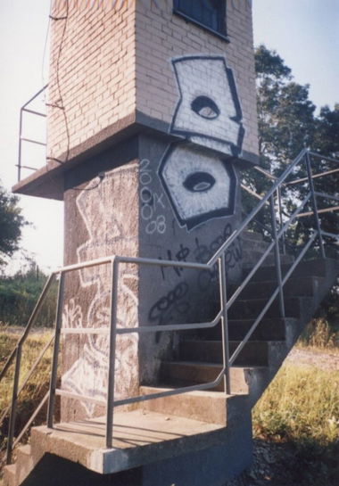 Graffiti Bombing - Photo by koal (2000)