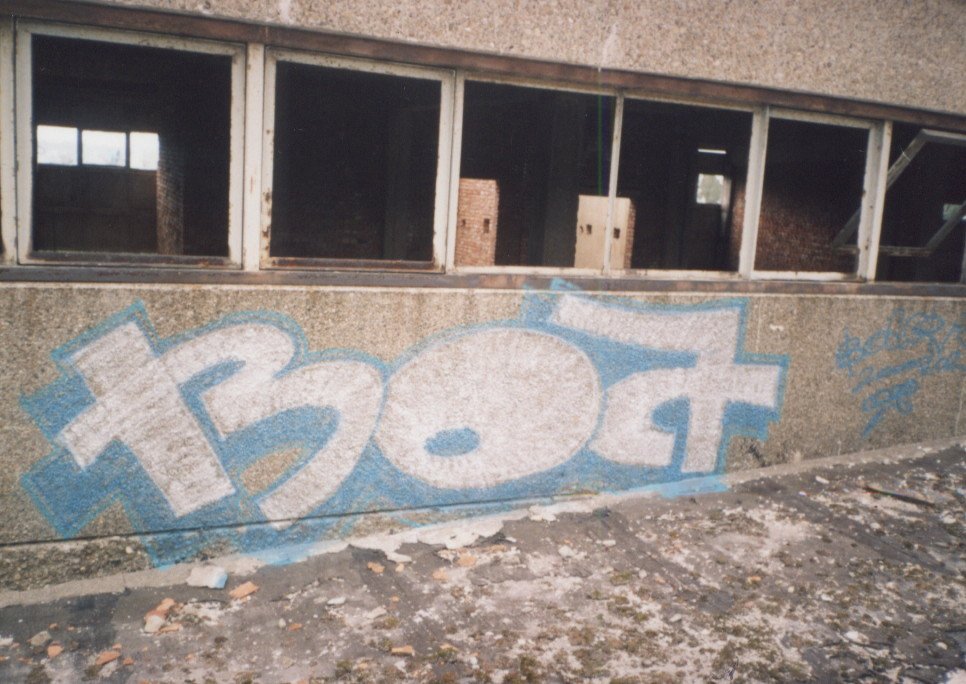 Graffiti Bombing - Photo by koal (2000)