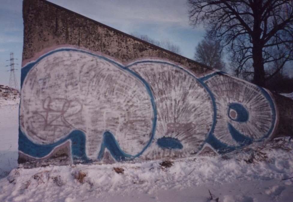 Graffiti Bombing - Photo by koal (1999)
