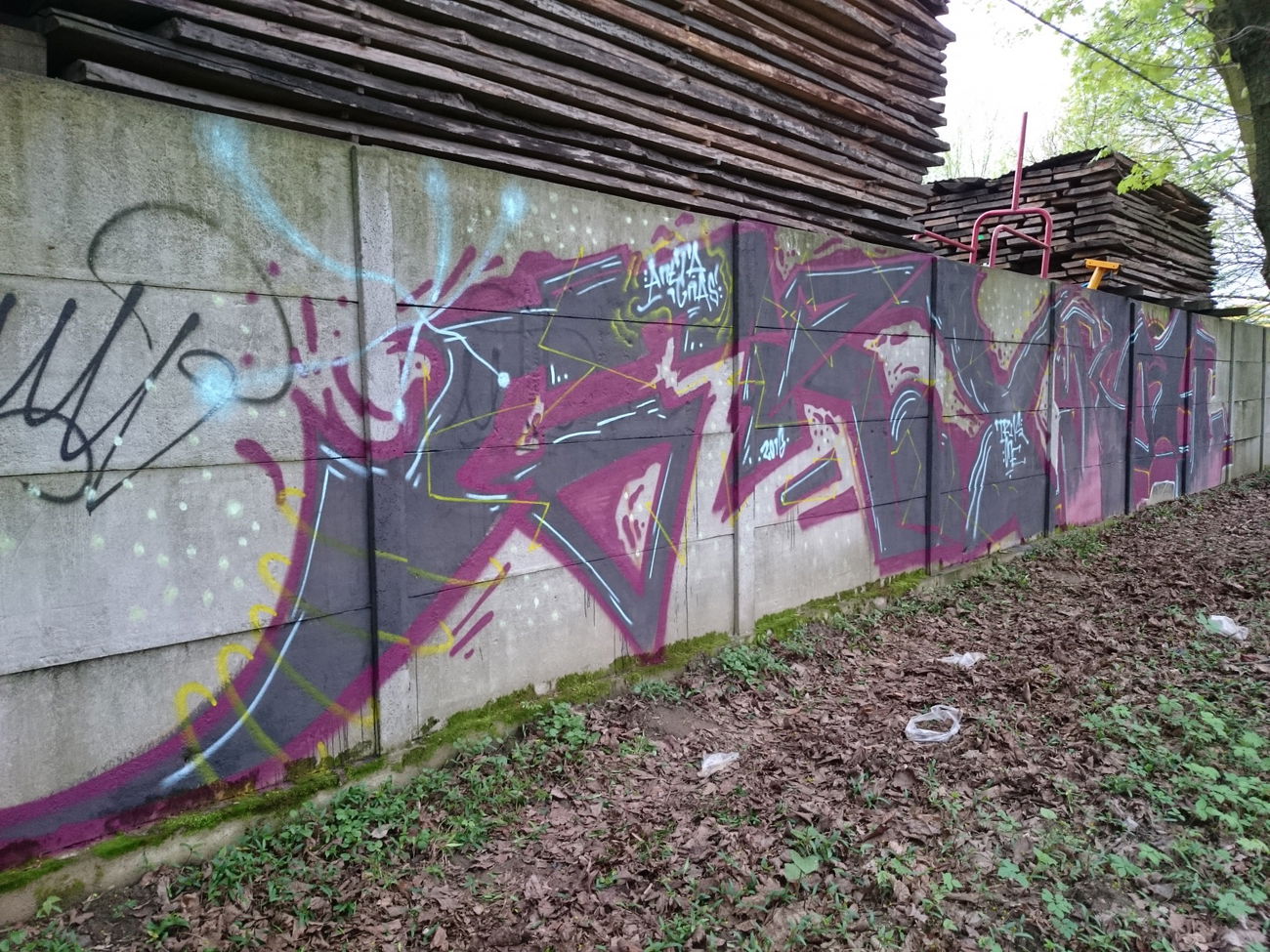 Graffiti Wall - Photo by koal (2016)