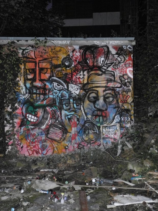 Graffiti Artwork - Photo by koeter - berlin, heads, reste