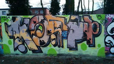 Graffiti Wall - Photo by koolk - kosh, fp, dbf