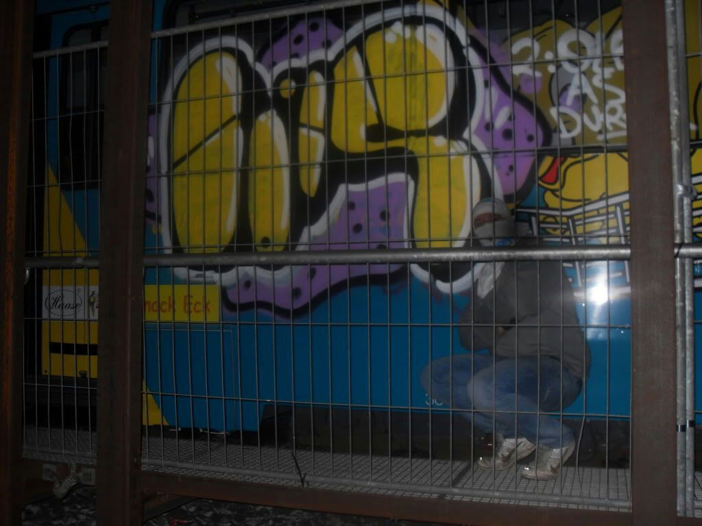 Graffiti Wall - Photo by koolk - lois, kosh, fp