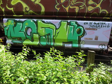 Graffiti Train - Photo by koolk - kosh, dbf, fp
