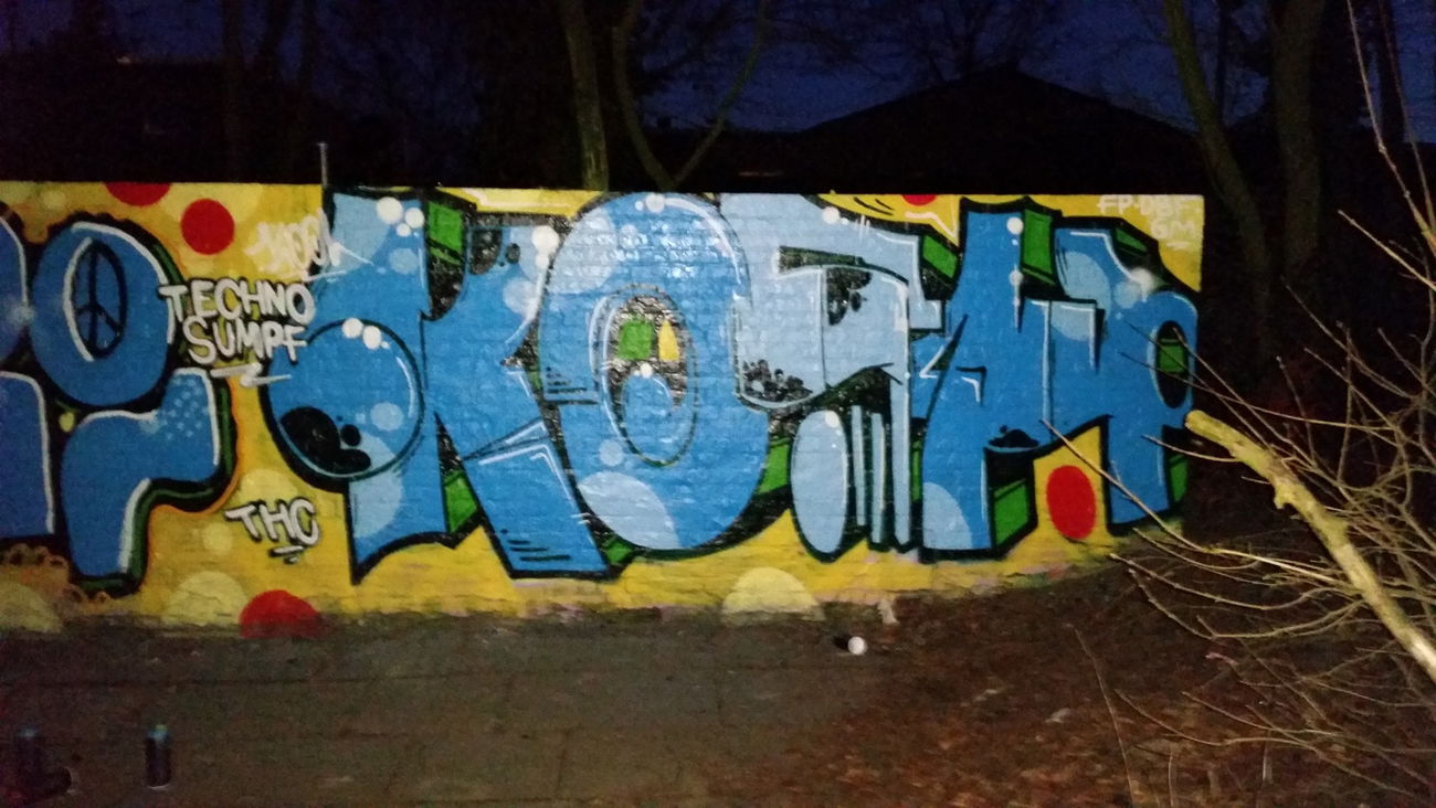 Graffiti Wall - Photo by koolk - kosh, olbi, fp