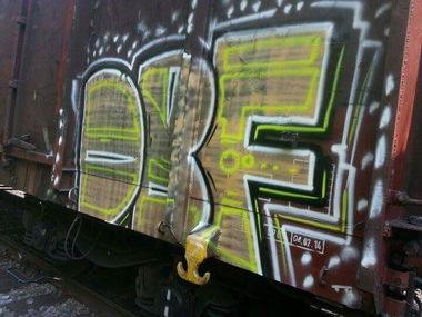 Graffiti Train - Photo by koolk - kosh, dbf, fp